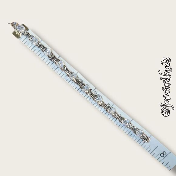 Silver-tone Bracelet with Slide-in Clasp and Safety Catch - Picture 6 of 9